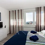 Deluxe Apartment Miro